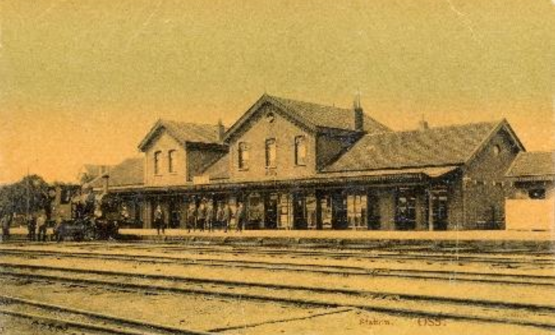 Bron: Stadsarchief: Het centraal station anno 1881